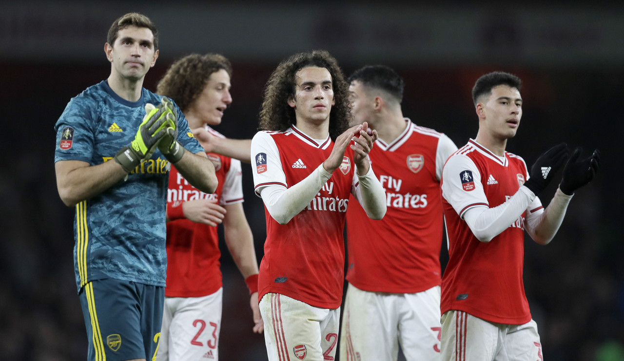 巴媒：奥斯卡此前并无严重心脏问题病史，医生正调查异常原因