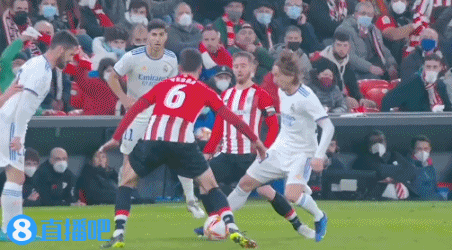 中场核心连续助攻率突破赛季纪录