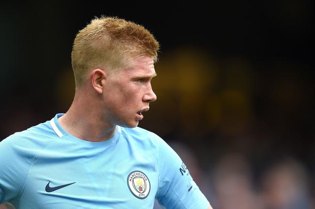 曼联2弃将左右意甲冠军，4500万前锋梅开二度，那不勒斯5连胜登顶