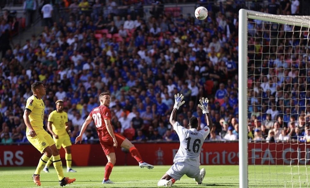 破防了！张本智和比手势，现场球迷给港队加油，日本队压力大